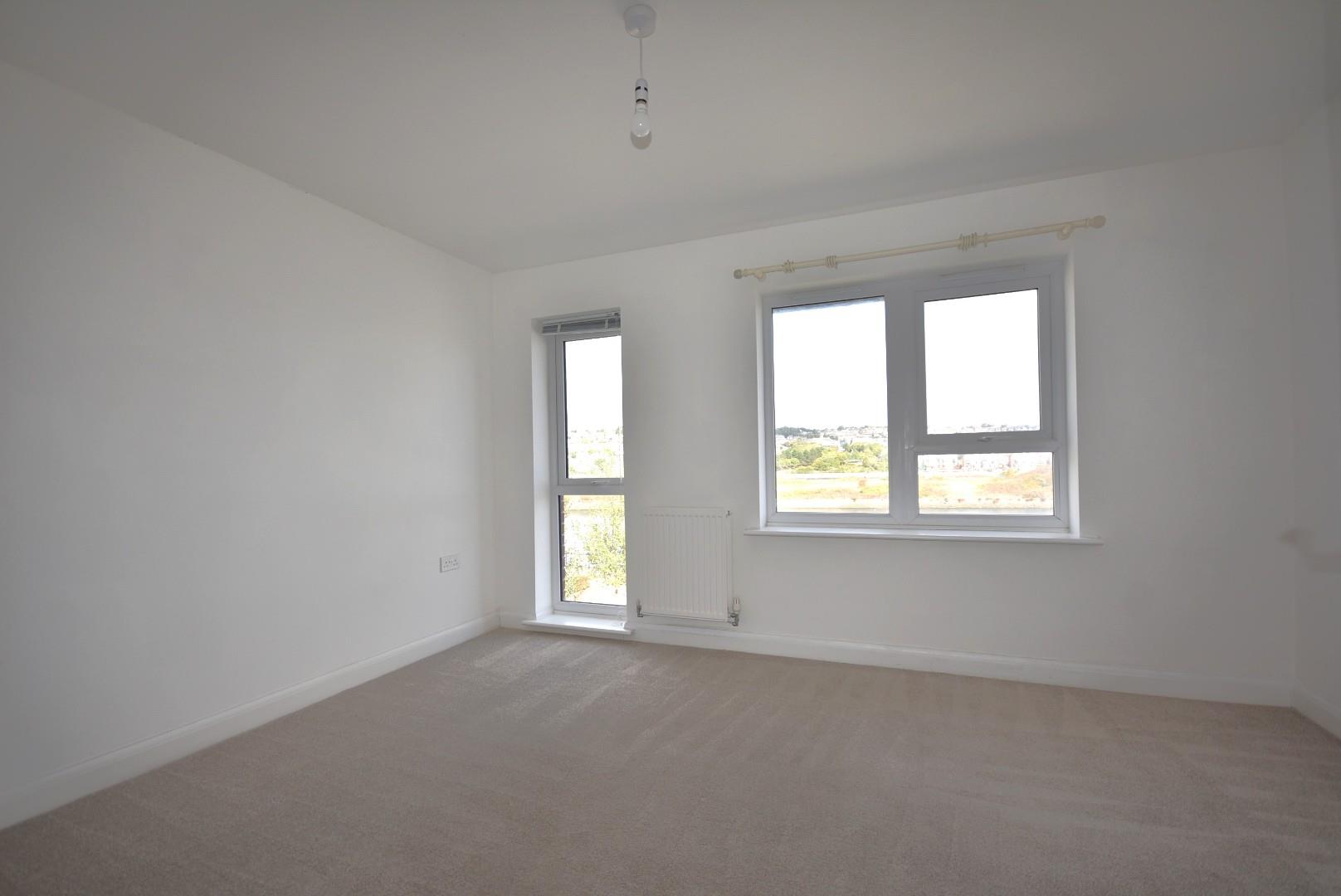 10 Clos Cymmer, Barry, CF62 5DL
